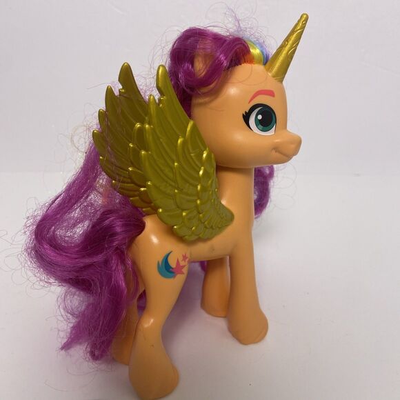 My Little Pony 7” Sunny Starscout Orange Unicorn Pony Gold Colored Wings 2021 - Picture 2 of 6